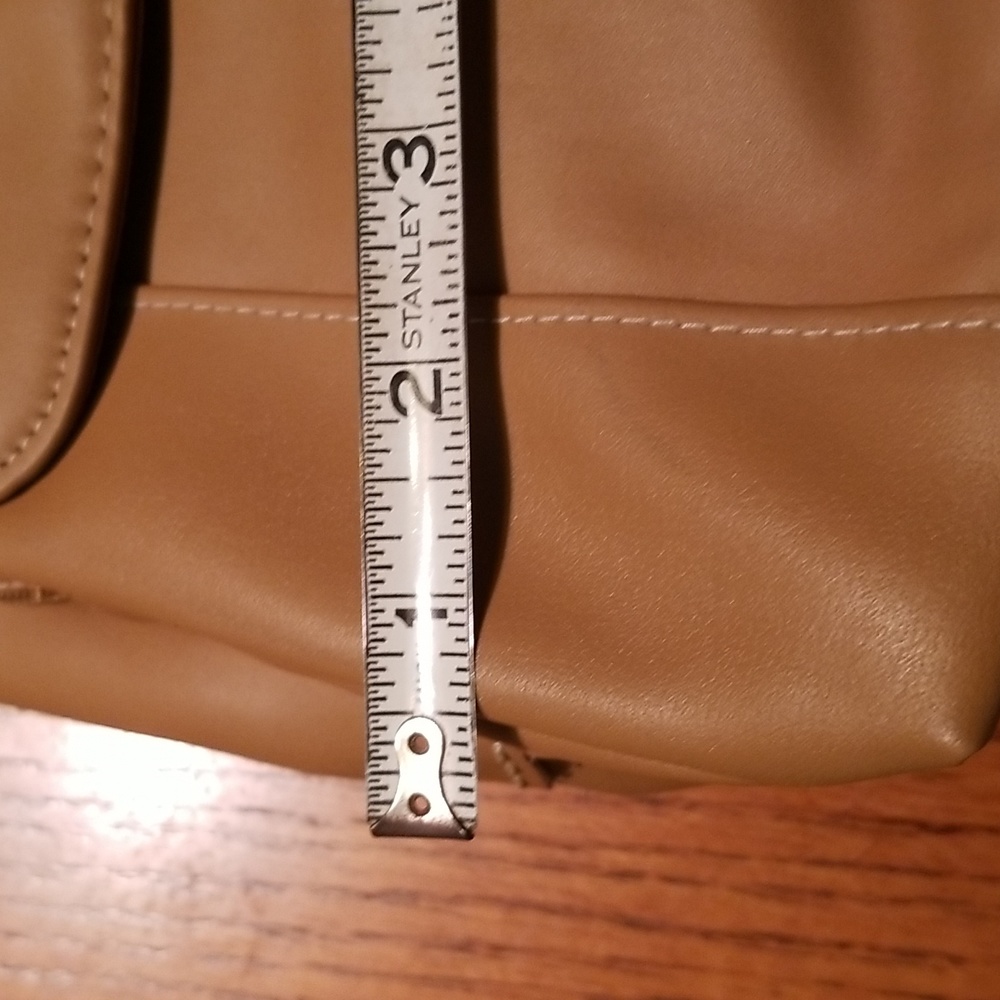 Cherokee Ladies Leather Backpack - Picture 10 of 13